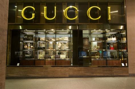 gucci con ape|Gucci becomes first major brand to accept ApeCoin payments.